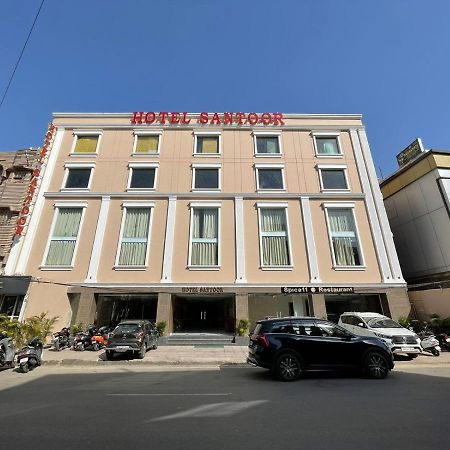 Hotel Santoor Varanasi Bagian luar foto
