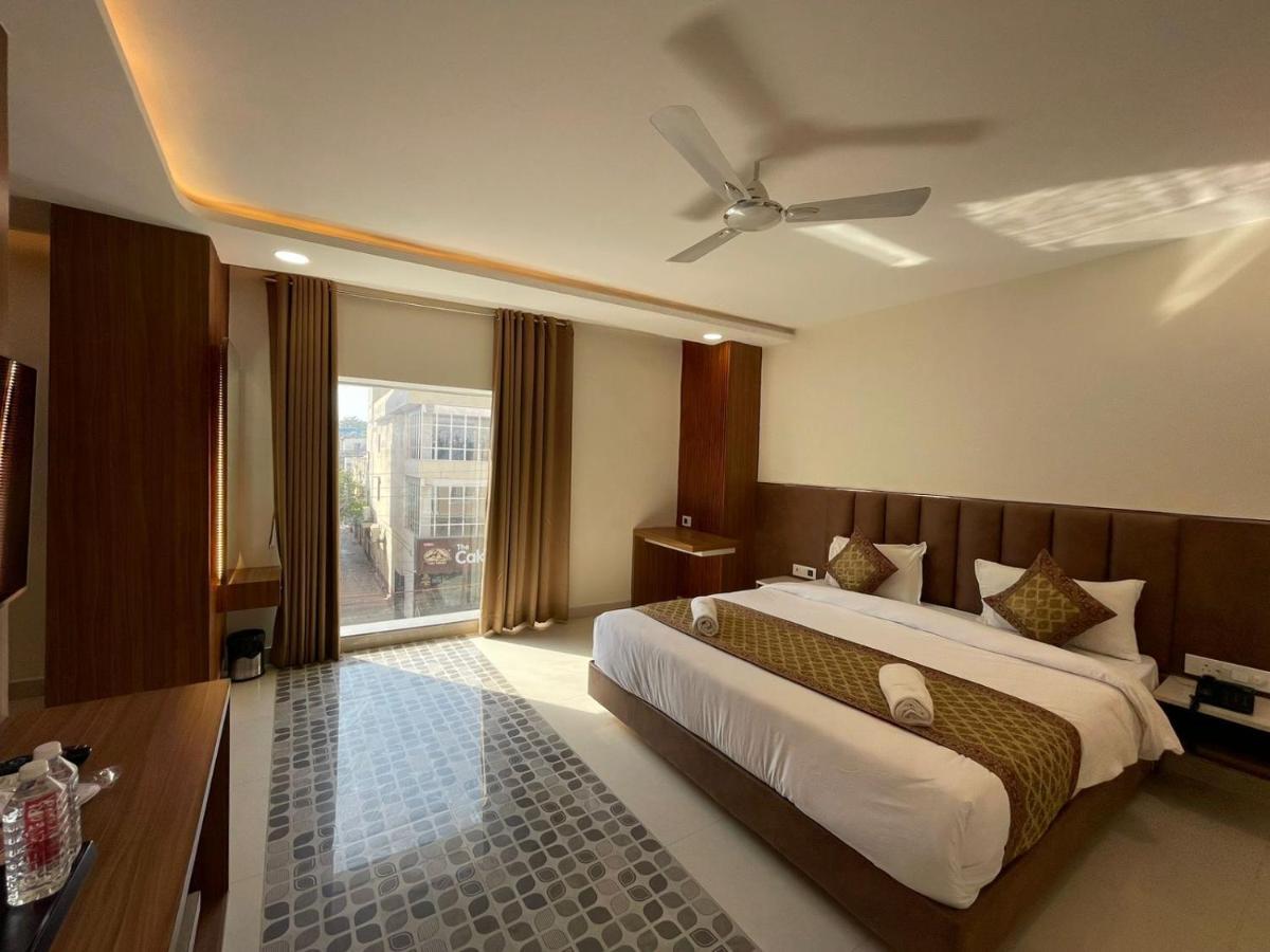 Hotel Santoor Varanasi Bagian luar foto